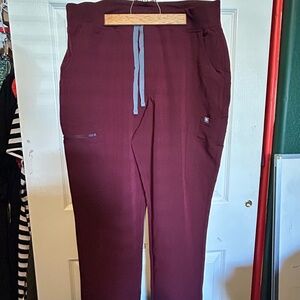 Figs women’s straight leg Burgundy scrub pants (XL)